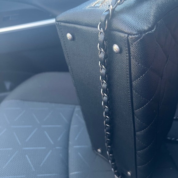 Chanel Coco Handle Bowling,black caviar quilted lizard-embossed top handle - Picture 6 of 17